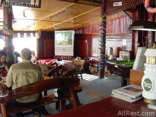 Ark Bar Garden Beach Resort 16